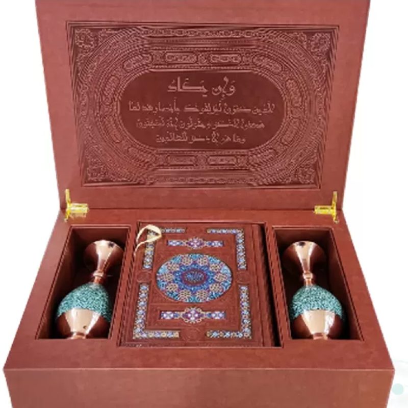 ست قرآن وزیری چرم جعبه دار نفیس به همراه 2گلدان فیروزه
