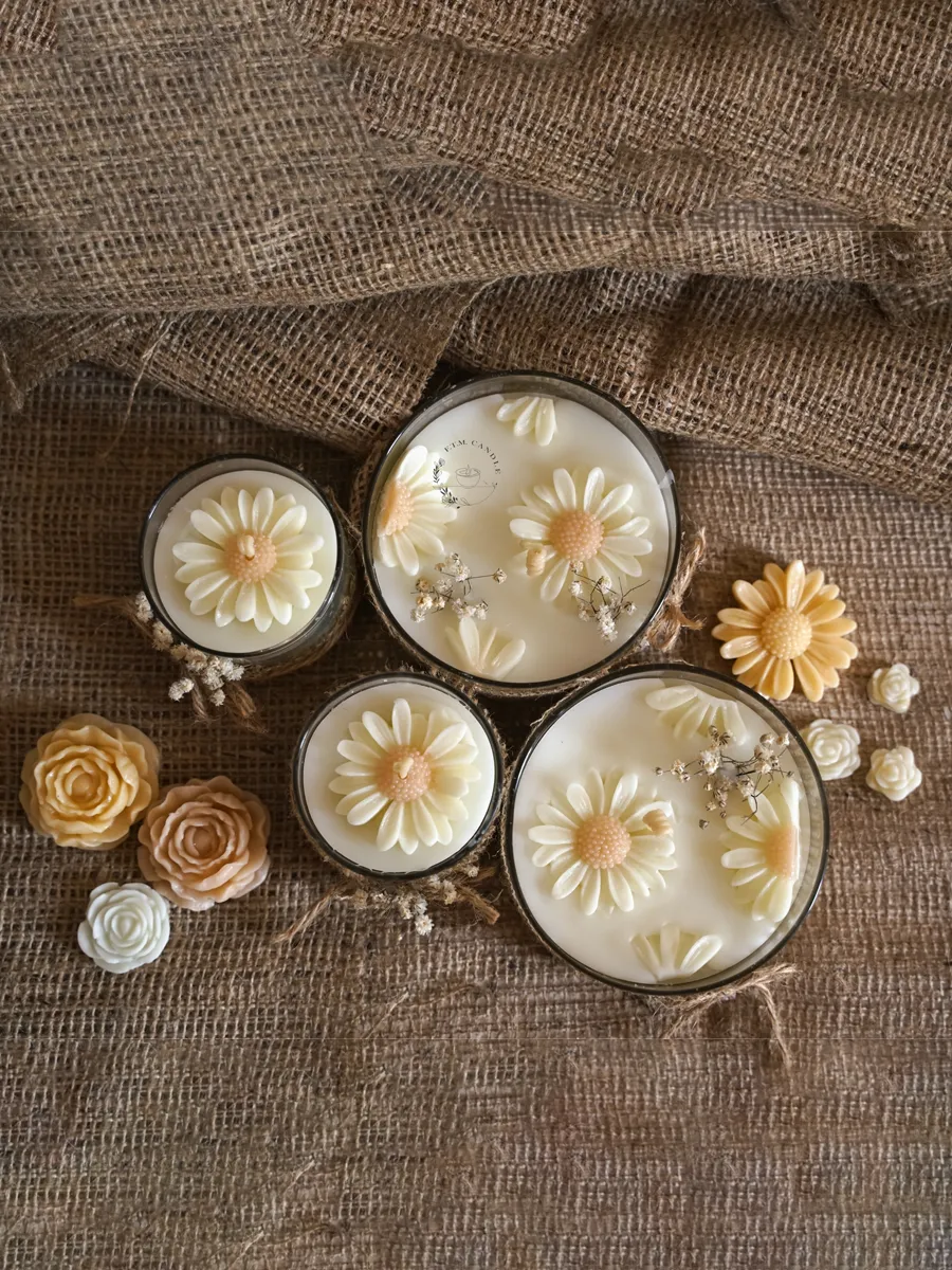 شمع بابونه‌ جار شیشه‌ای