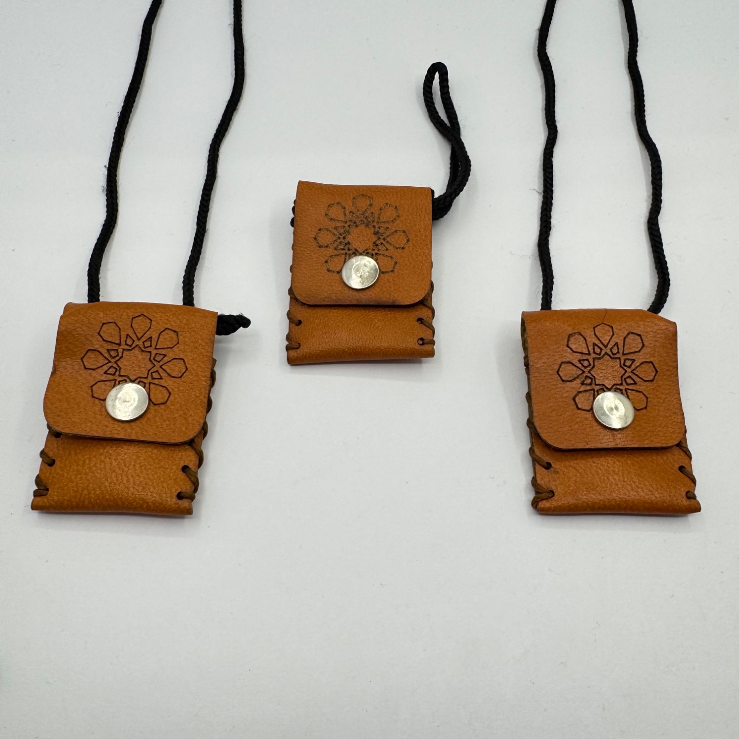کیف دعای حرز (گردنبند چرم ) (کپی)