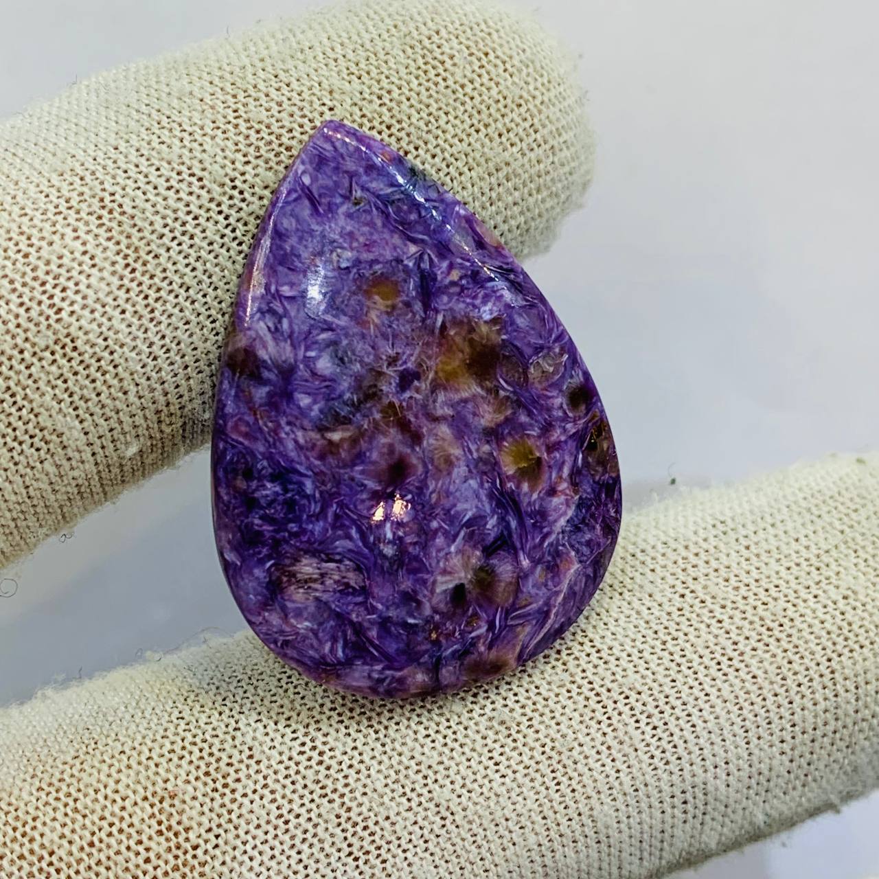 نگین چاروئيت اصل روسیه سایز 33*24 تراش اشکی