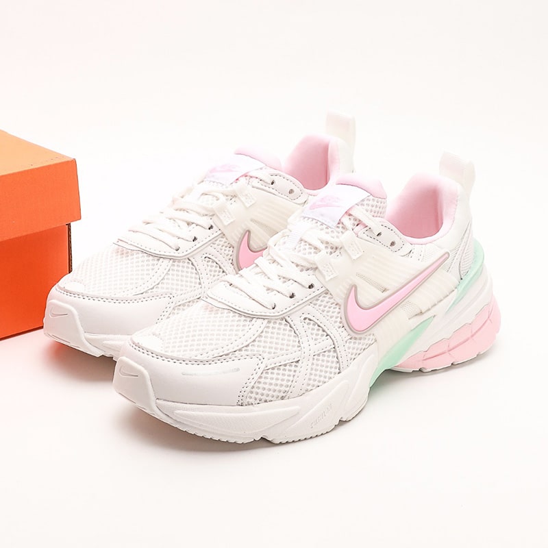 کتانی نایک وی تو کی ران سفید صورتی NIKE V2K RUN