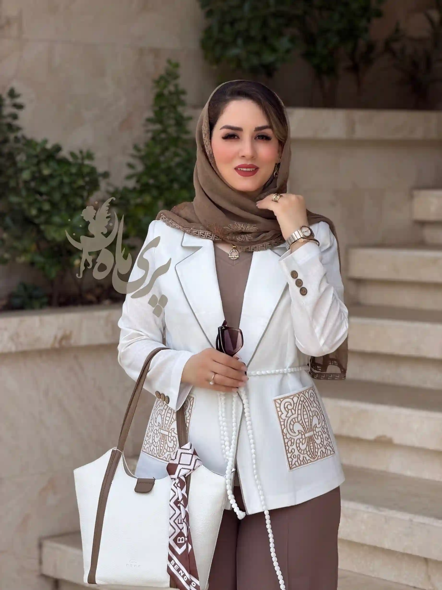کت زنانه لینن وارداتی گلدوزی‌دار