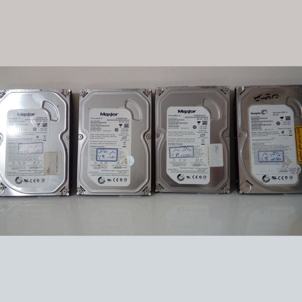 چهار عدد هارد استوک 250گیگ(3تا مکستور و یکی سیگیت)