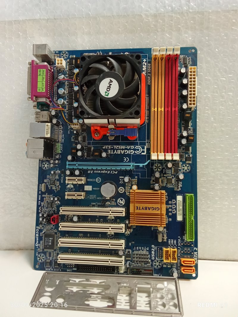 باندل مادربرد(DDR2) گیگابایت مدلGA-M52L-S3P-استوک