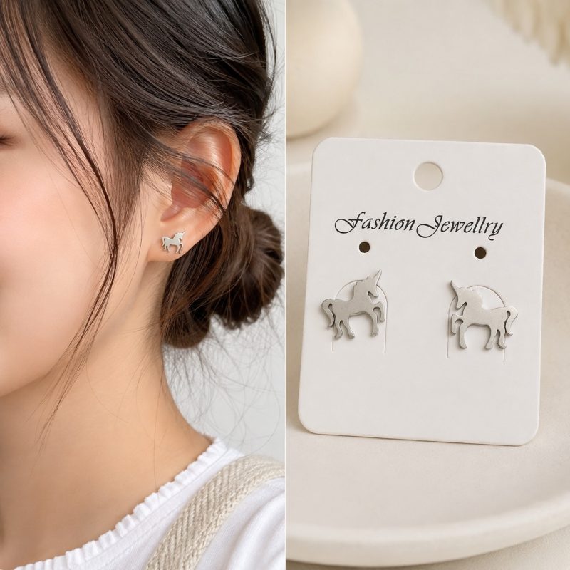 گوشواره میخی کودک و نوجوان طرح اسب تک‌شاخ نقره‌ای