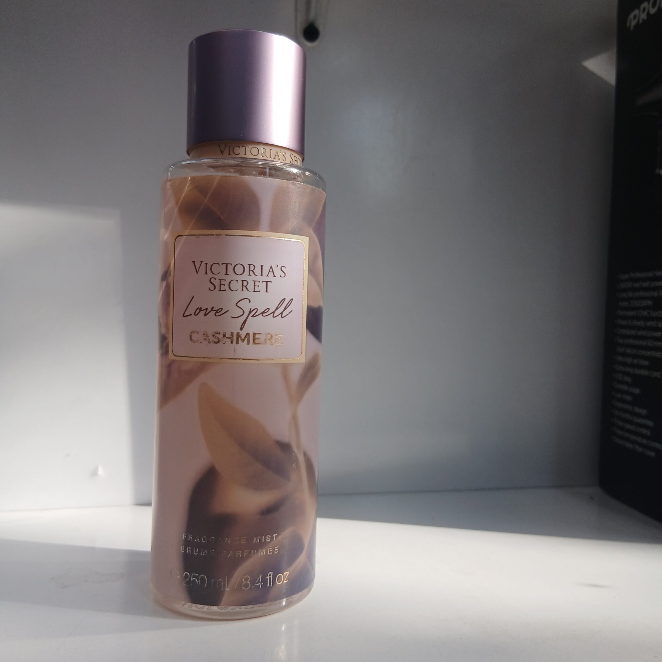 بادی اسپلش ویکتوریا سکرت مدل Love Spell Cashmere