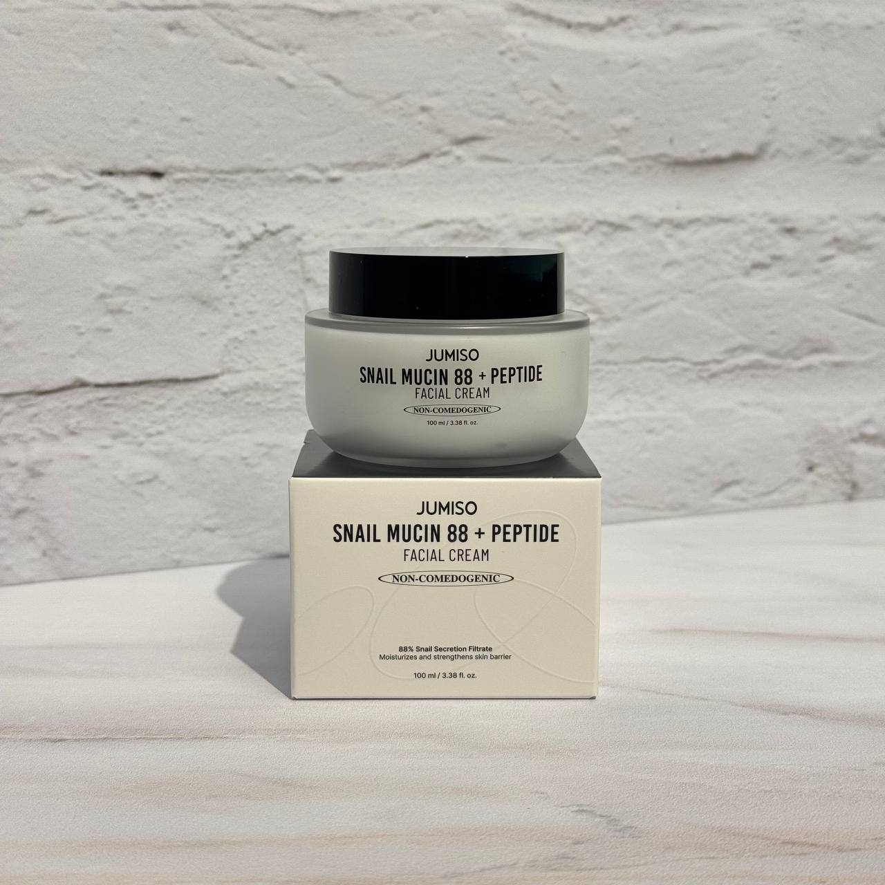 کرم آبرسان و ترمیم کننده حلزون و پپتاید جومیسو 100 میل Jumiso Snail Mucin 88 + Peptide Facial Cream