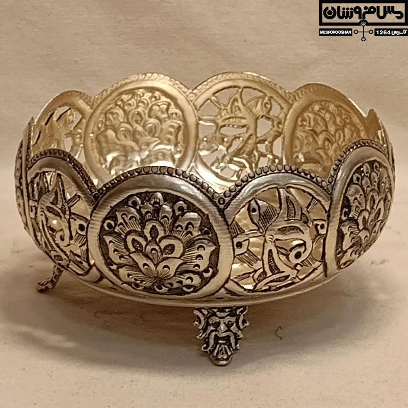 گز خوری مسی قلمزنی شده دستساز زنجان 3 پایه 2رو سفید مدل سلجوقی